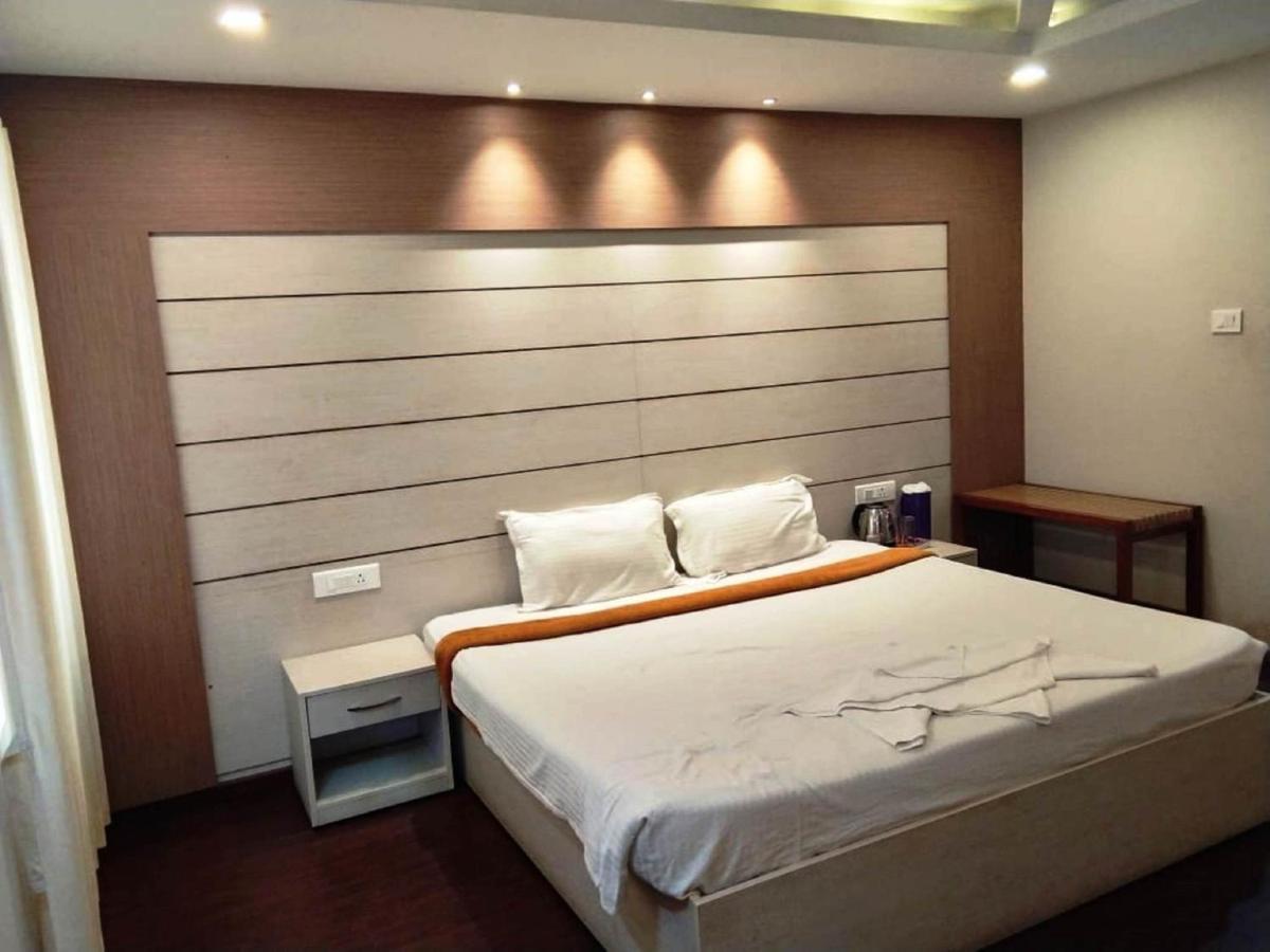 Dew Drop Inn Ooty Εξωτερικό φωτογραφία